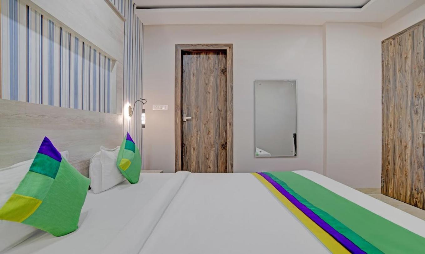 Hotel Shiv Chhaya Индор Екстериор снимка