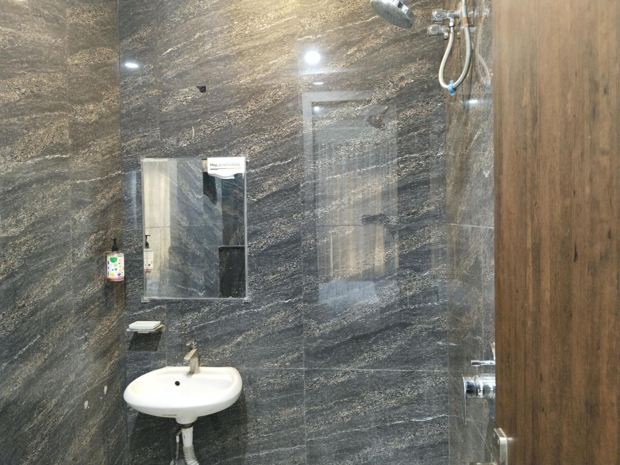 Hotel Shiv Chhaya Индор Екстериор снимка